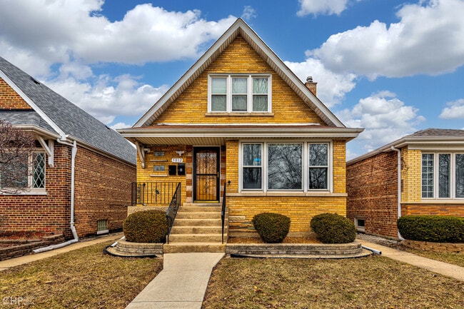 property at 5812 W 63rd Pl