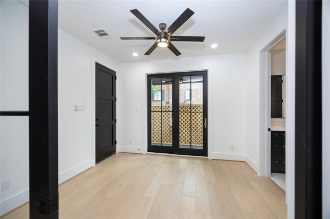 property at 1911 Lauderdale St