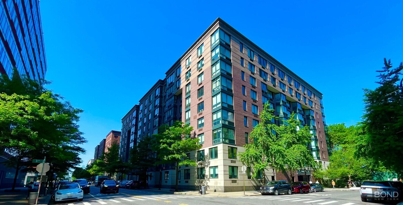 70 Battery Pl in New York, NY - Building Photo