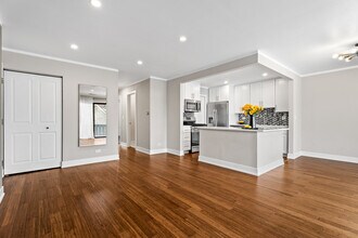 327 Wildberry Ct in Schaumburg, IL - Building Photo - Building Photo