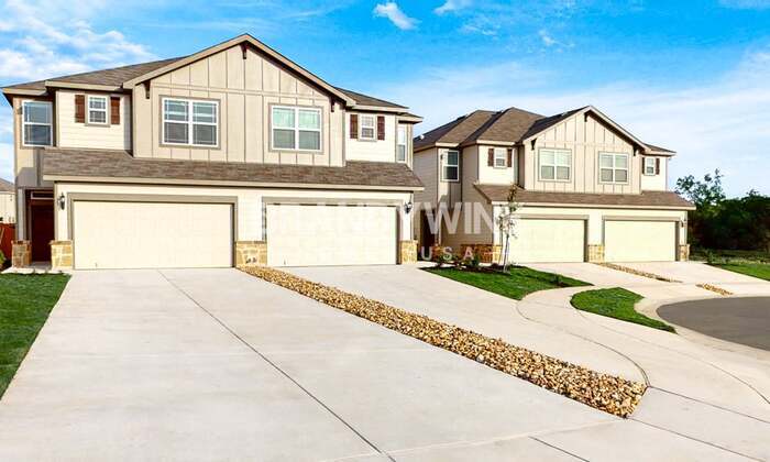 8811 Adolph Scheel Wy in Converse, TX - Building Photo