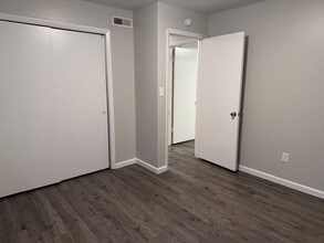 779 Old Hickory Blvd in Jackson, TN - Foto de edificio - Building Photo