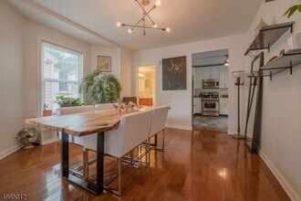 56 Forest St-Unit -q in Montclair, NJ - Building Photo - Building Photo