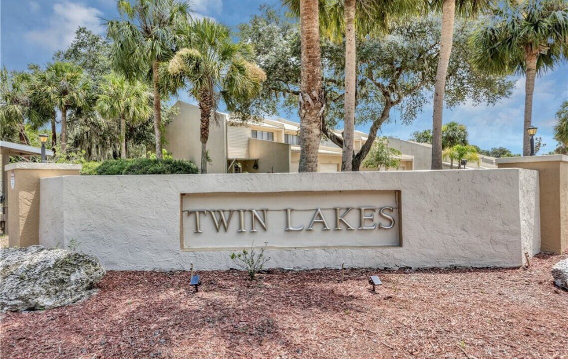 9725 E Goldfinch Ln in Inverness, FL - Building Photo