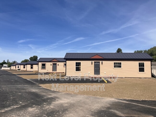 property at 111 E Cottonwood Dr