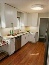 2356 Valley View Dr SE in Smyrna, GA - Foto de edificio - Building Photo