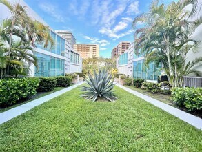 10178 Collins Ave in Miami Beach, FL - Foto de edificio - Building Photo