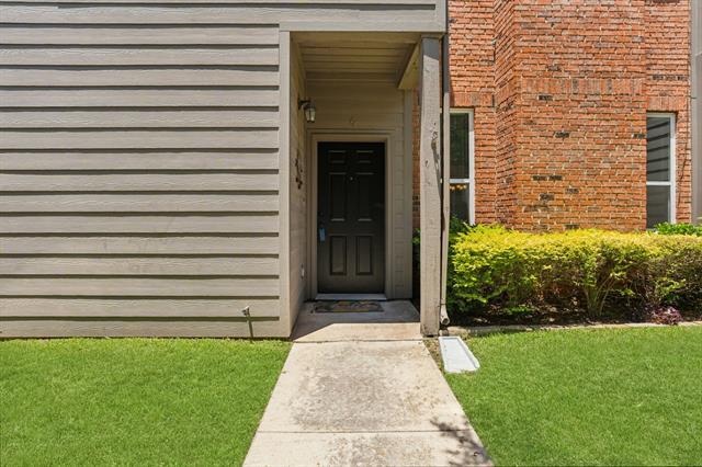 1101 N Locust St in Denton, TX - Building Photo - Building Photo