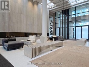 225 Commerce St in Vaughan, ON - Building Photo - Building Photo