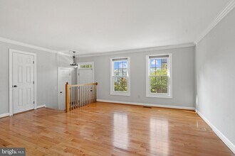12797 Dogwood Hills Ln in Fairfax, VA - Building Photo - Building Photo