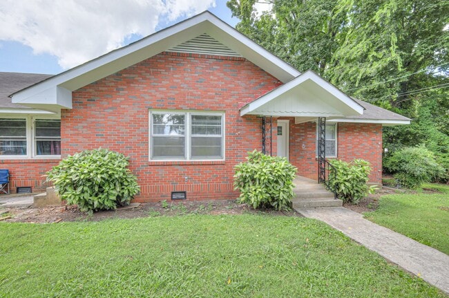 520 E College St in Murfreesboro, TN - Building Photo - Building Photo