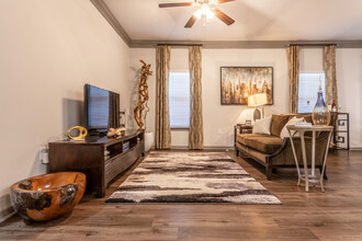 Avenues at Tuscan Lakes in League City, TX - Building Photo - Interior Photo