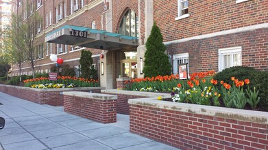 Miramar in Washington, DC - Foto de edificio - Building Photo