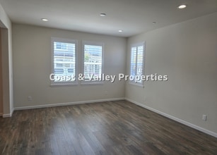 19330 Stonehenge Ln in Marina, CA - Building Photo - Building Photo