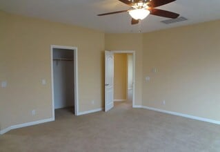 1210 Imperial Lilly Dr in Patterson, CA - Building Photo - Building Photo