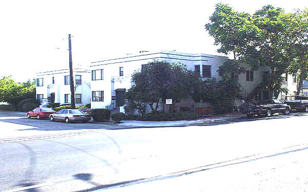 400-418 Masonic St in Martinez, CA - Foto de edificio - Building Photo