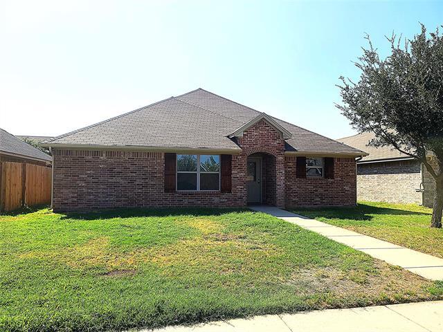 1110 Avendale Dr in Weatherford, TX - Building Photo