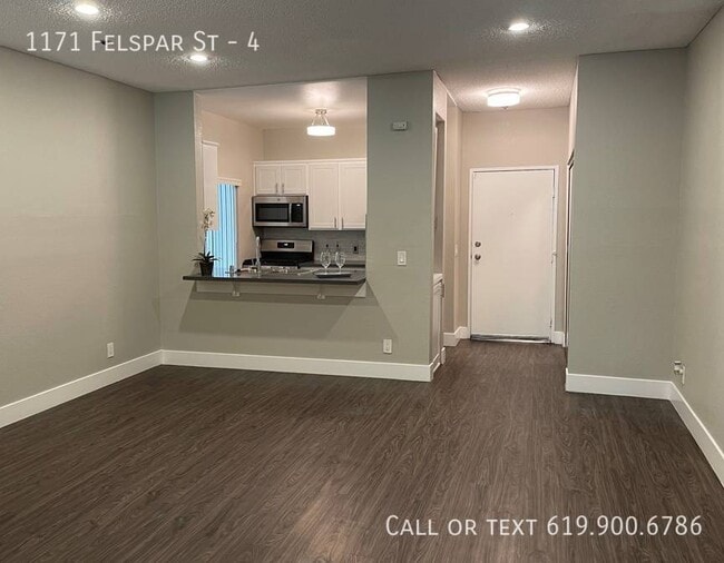 1171 Felspar St in San Diego, CA - Building Photo - Building Photo