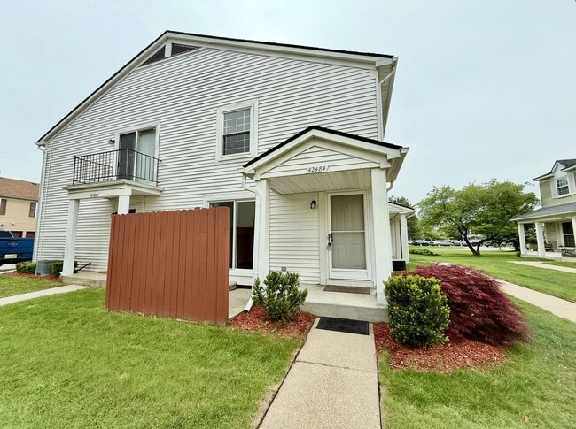 42484 Saratoga Rd in Canton Township, MI - Building Photo - Building Photo