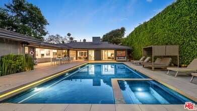 602 Whittier Dr in Beverly Hills, CA - Building Photo - Building Photo