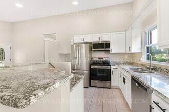 3817 Klondike Ln in Louisville, KY - Building Photo - Building Photo