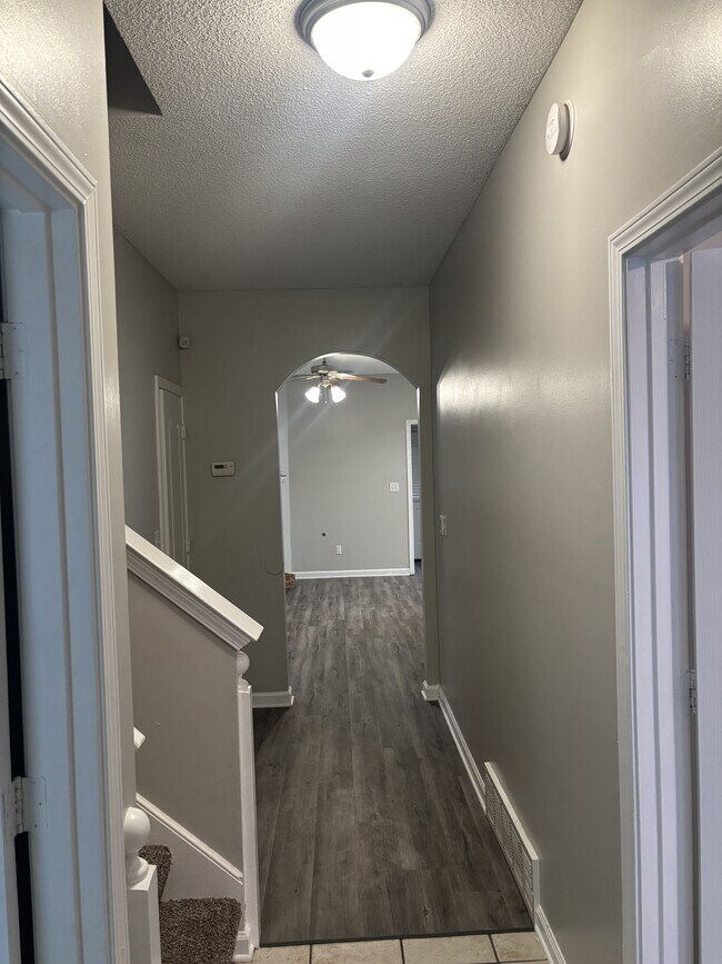 9150 Cinderhill Cove E in Memphis, TN - Building Photo - Building Photo