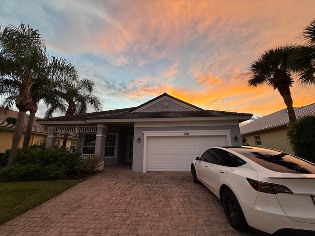 property at 109 NW Pleasant Grove Way