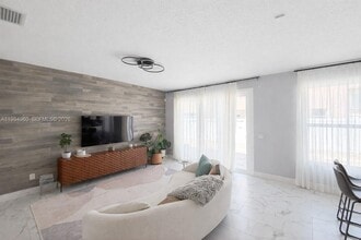 5005 Northern Lights Dr in Greenacres, FL - Building Photo - Building Photo