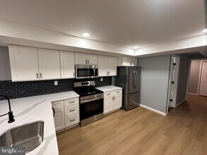 1927 Druid Hill Ave-Unit -FLOOR 1 in Baltimore, MD - Building Photo - Building Photo