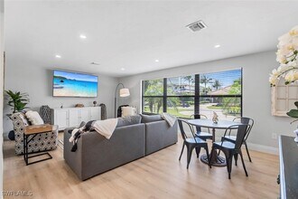 4222 Crayton Rd in Naples, FL - Building Photo - Building Photo