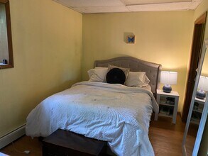 145 Oakwood Rd, Unit 1 FL in Port Jefferson, NY - Building Photo - Building Photo