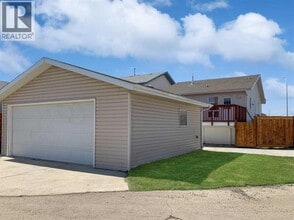 12517-1297B 97B St in Grande Prairie, AB - Building Photo - Building Photo