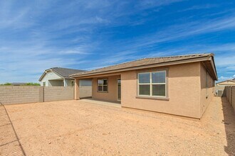 15999 W Honeysuckle Dr in Sun City West, AZ - Foto de edificio - Building Photo