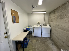 800 NE 40th St in Seattle, WA - Building Photo - Building Photo