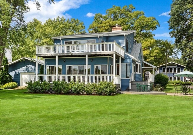 property at 814 Inlet Shore Dr