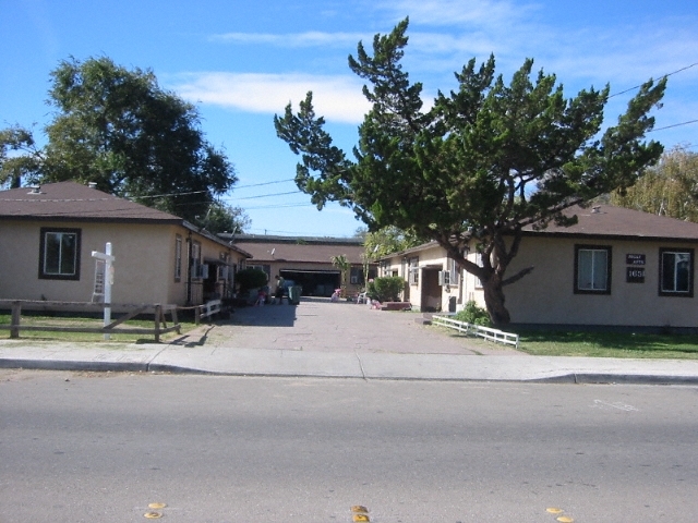 1641 Holly Dr in Tracy, CA - Building Photo