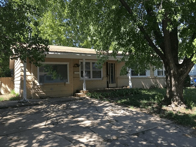 2304 W Lotus St in Wichita, KS - Building Photo - Building Photo