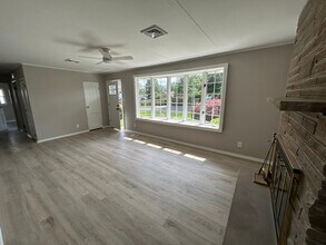 104 Elmwood Rd in Fairless Hills, PA - Building Photo - Building Photo