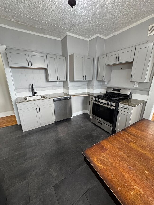 property at 825-827 Westcott St