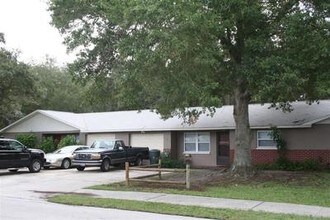 Sunny View Apartments in Dunedin, FL - Building Photo - Building Photo