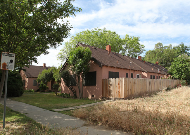 611-613 17th St in Modesto, CA - Building Photo - Building Photo