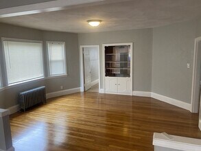 148 George St in Medford, MA - Foto de edificio - Building Photo