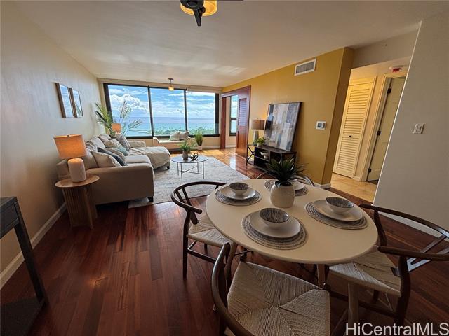 1600 Ala Moana Blvd in Honolulu, HI - Building Photo - Building Photo