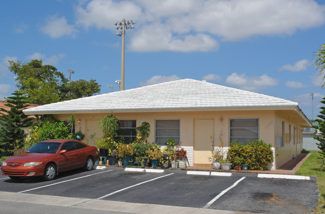 4140 NW 30th Ter in Lauderdale Lakes, FL - Building Photo - Building Photo