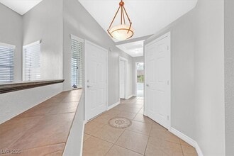 100 Painted Valley St in Henderson, NV - Building Photo - Building Photo