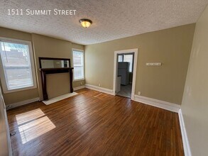 1511 Summit St in Columbus, OH - Building Photo - Building Photo