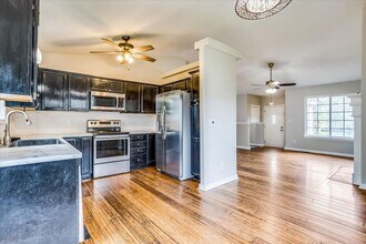 1206 E Mona Cir in Wichita, KS - Building Photo - Building Photo