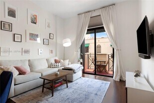 1805 Ponce de Leon Blvd, Unit 818 in Coral Gables, FL - Building Photo