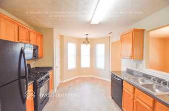 128 Stanfield Ct in Hampton, GA - Building Photo - Building Photo