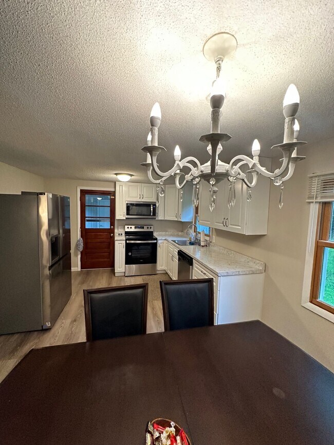 9 Applewood Ln in Amherst, MA - Building Photo - Building Photo